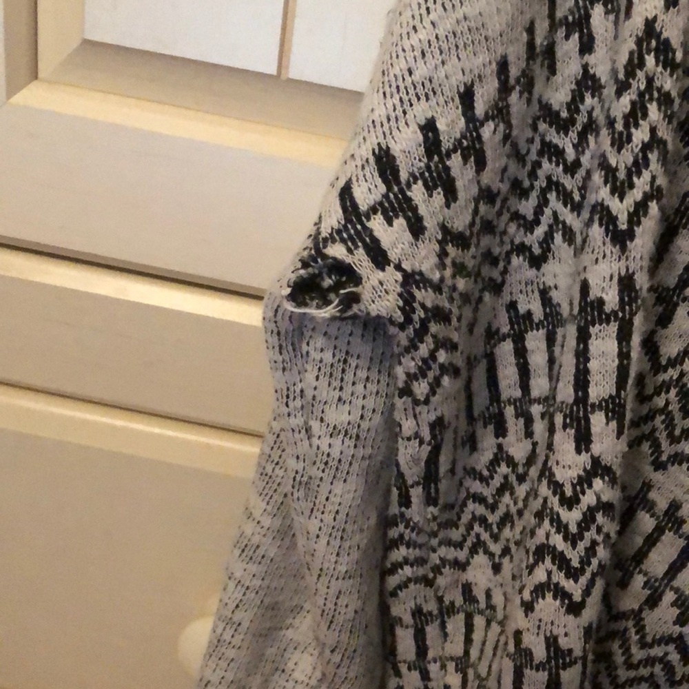 Sweater - Picture 5 of 5